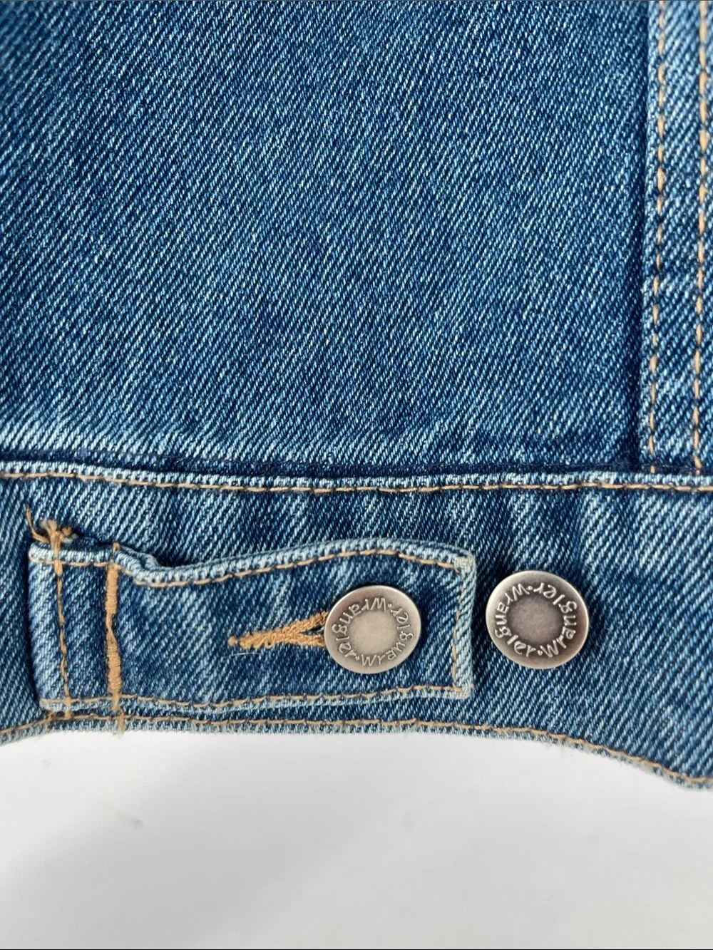 Wrangler Hero Vintage Denim Trucker Button-Up Jacket Men Medium
